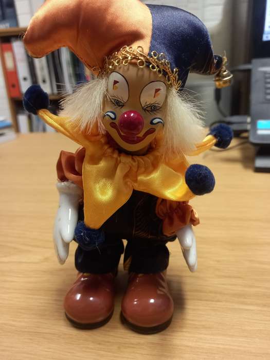 World of Clowns - Hand-painted / hand crafted fine porcelain doll Clown
