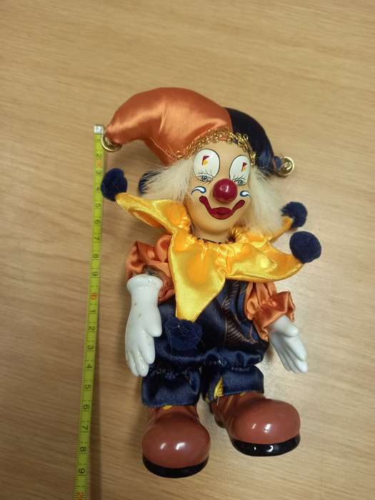 World of Clowns - Hand-painted / hand crafted fine porcelain doll Clown