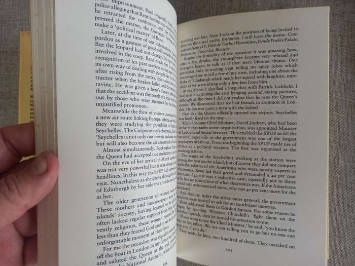 Paradise Raped - life, love and power in the Seychelles - James R. Manchum