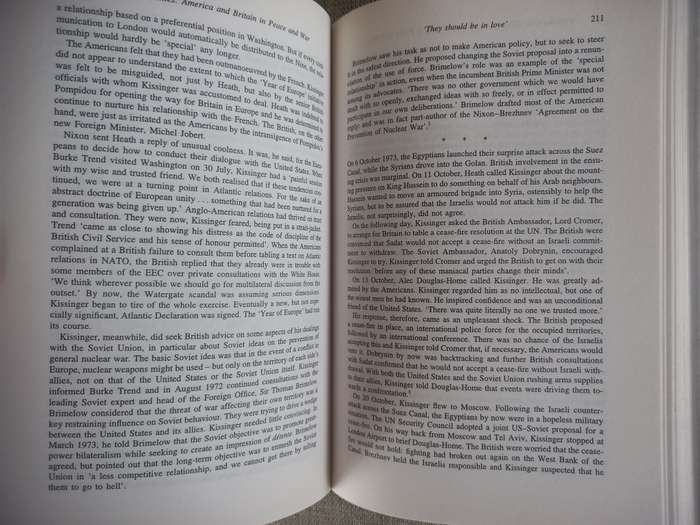 Fighting with Allies - America and Britain in Peace and War - Robin Renwick