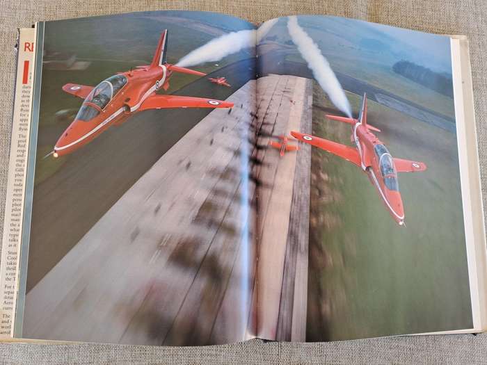 The Red Arrows - Reds, Rolling, Now! - Richard & Gillian Cooke