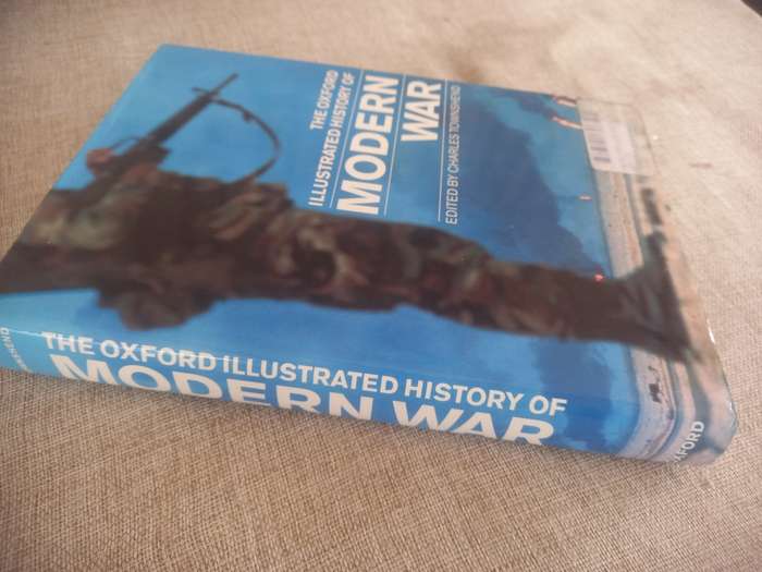 The Oxford Illustrated History of Modern War - Charles Townshend