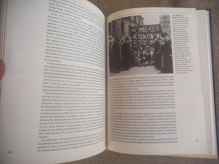 The Oxford Illustrated History of Modern War - Charles Townshend
