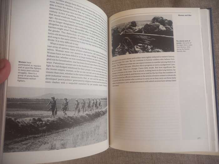 The Oxford Illustrated History of Modern War - Charles Townshend