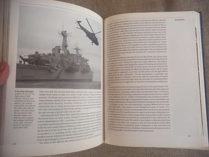 The Oxford Illustrated History of Modern War - Charles Townshend