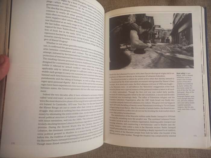 The Oxford Illustrated History of Modern War - Charles Townshend
