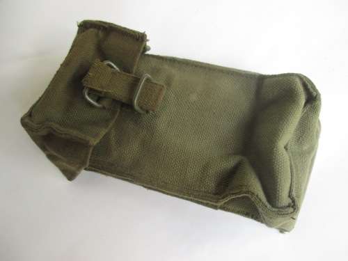 R4 AMMO POUCH
