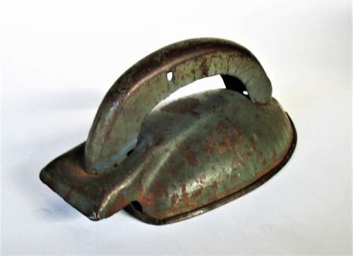 VINTAGE TIN TOY IRON