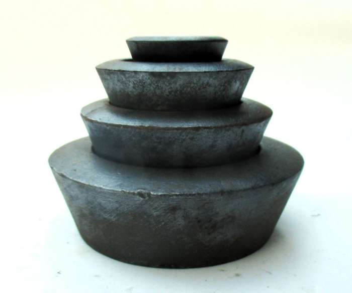 ANTIQUE SCALE WEIGHTS