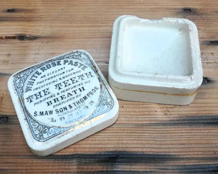 S. MAW, SONS & THOMPSON WHITE ROSE PASTE POT LID