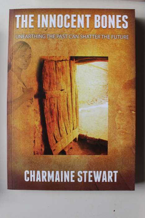 The innocent bones - Charmaine Stewart