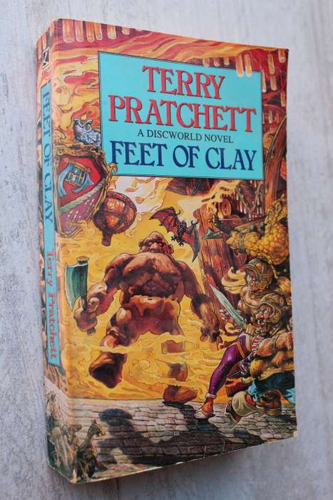 Feet of clay - Terry Pratchett