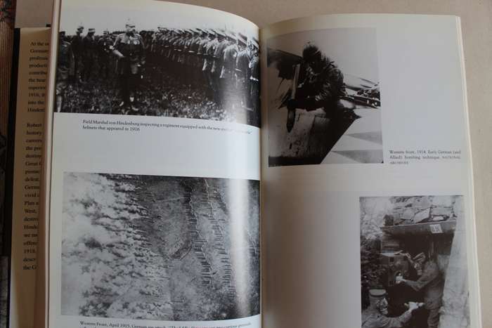 The German High Command at War: Hindenburg and Ludendorff and First World War / Robert B. Asprey