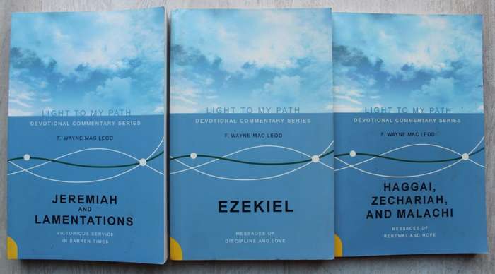 Devotional Commentary Series - 6 volumes