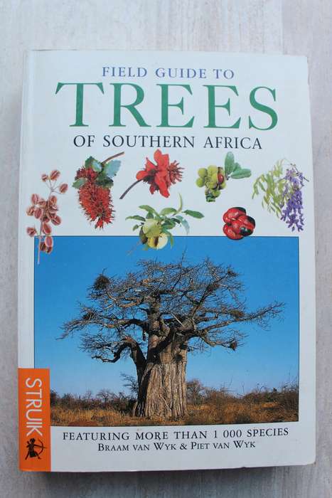 Field guide to Treess of South Africa - Van Wyk