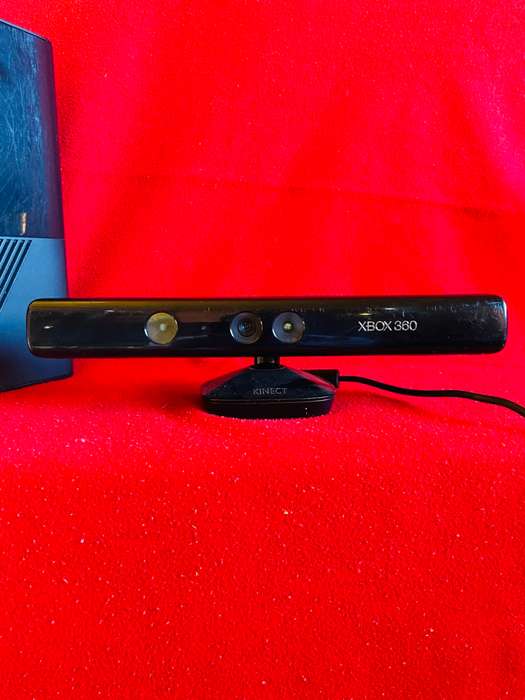 Xbox 360 E 4GB