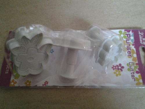 Flower with Leaf Fondant plunger Cutter