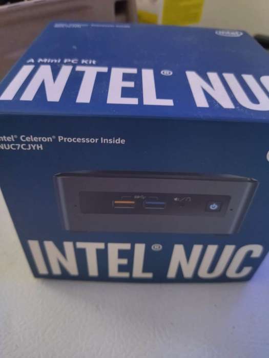 Intel NUC NUC7CJYH (240 GB SSD / 8 GB Ram)