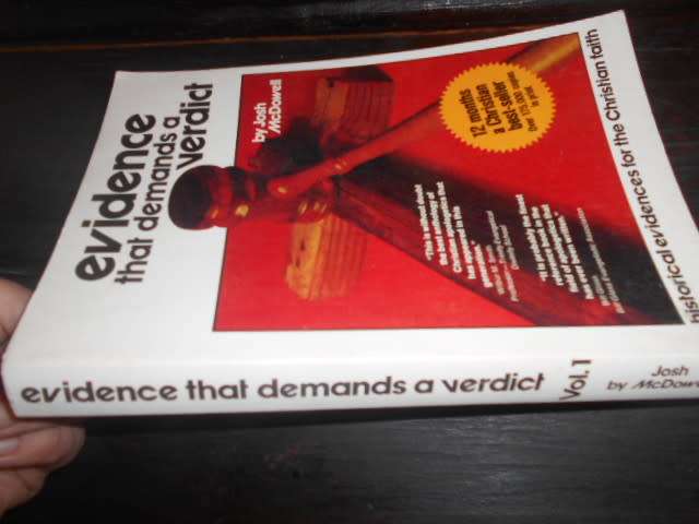 EVIDENCE THAT DEMANDS A VERDICT -JOSH MCDOWELL 1972 SOFTBACK