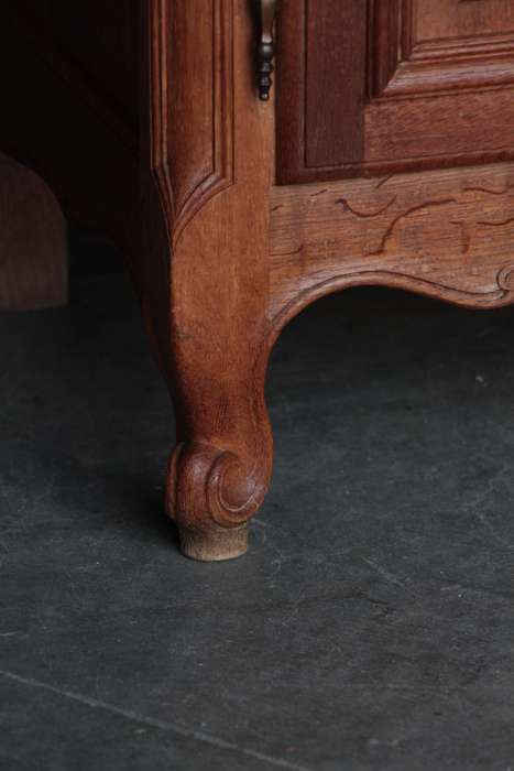 Solid Oak 2 Door Louis XV style buffet