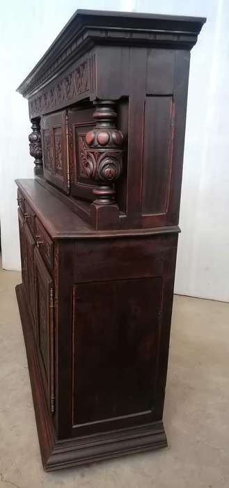 Oak Court Cabinet