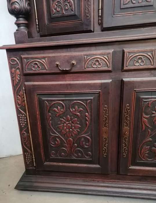 Oak Court Cabinet