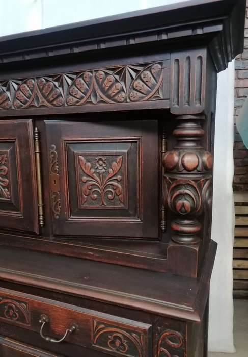 Oak Court Cabinet