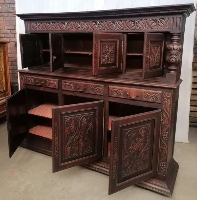 Oak Court Cabinet