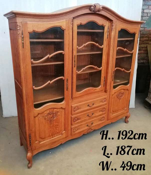 Louis XV Style Oak bookcase/display cabinet