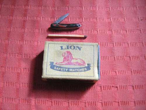 Real Miniature Pocket Knife    Can Fit to necklace/keys