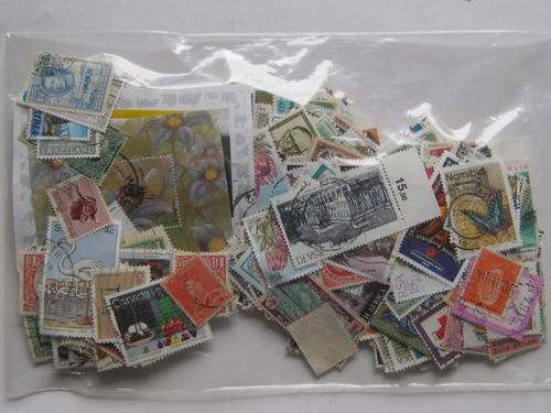 500 MIXED WORLD STAMPS