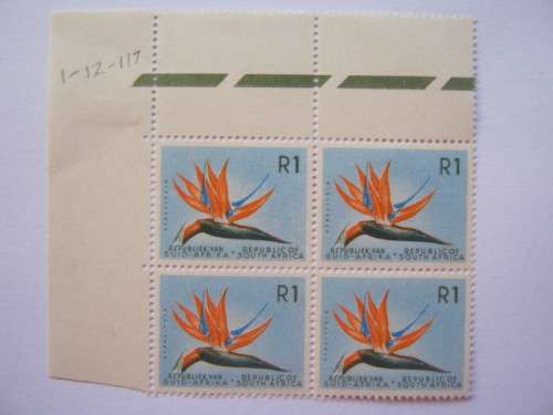 RSA -1961 1st Defin Issue - R1 Strelitzia - Corner Block of 4 - Unused