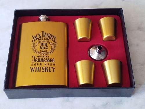 "JACK DANIEL'S" THEMED - MEN'S GIFT BOX SET - NEW!
