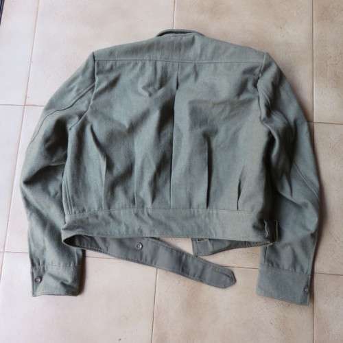 BUNNY JACKET -SIZE MEDIUM-MEASURES 53CM ARMPIT TO ARMPIT-CONDITION LIKE NEW