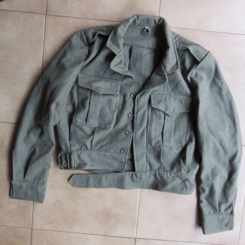 BUNNY JACKET -SIZE MEDIUM-MEASURES 53CM ARMPIT TO ARMPIT-CONDITION LIKE NEW