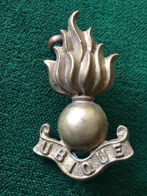 SA ARTILLERY MESS DRESS COLLAR BADGE- 2 LUGS-MEASURES 23 MM