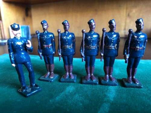 SET OF 6 LEAD SOLDIERS MADE BY WELL KNOWN ARTIST IAN STEWART-BOER WAR DURBAN BOROUGH POLICE C 1900-A
