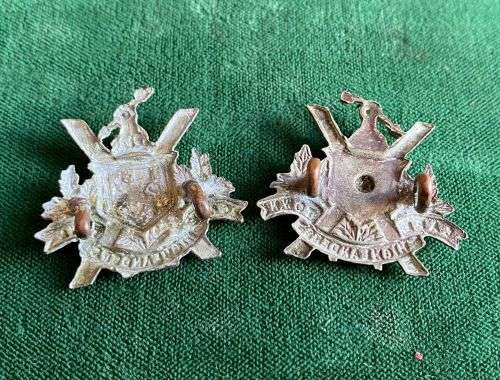 CAPE TOWN HIGHLANDERS,BI METAL COLLAR BADGE PAIR-WORN POST 1902-(ONE OF THE BADGES-NOT IN GOOD CONDI