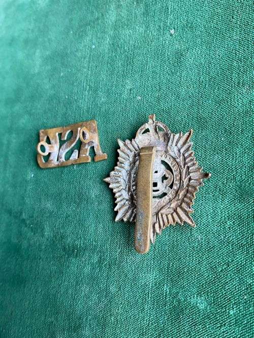 ROYAL ARMY SERVICE CORPS CAP BADGE AND TITLE- 1902-18-LUGS + SLIDER INTACT