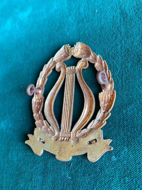 SA ARMY BAND CAP BADGE-WORN FROM 1935-LUGS INTACT