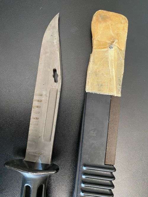 BRITISH SA 80 BAYONET-L2A1 SCABBARD WITH THE SAW EXTENDED FOR USE-THIS PRE 1986 BAYONET HAS THE EARL