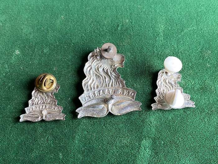 REGIMENT DE LA REY CHROME CAP AND COLLARS-WORN FROM 1970`S-LUGS + PINS COMPLETE