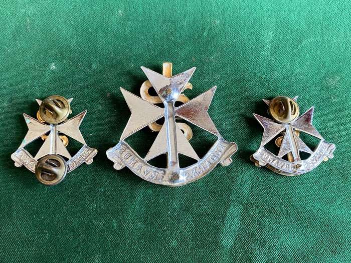 SA MILITARY HEALTH SERVICES CAP AND 2 COLLARS-WORN FROM 1980`S-LUGS + PINS INTACT