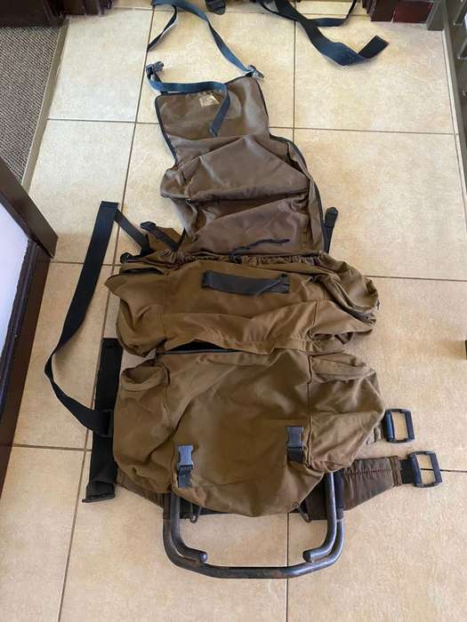 SADF PATTERN 83 LARGE BACK PACK WITH H-FRAME-COMPLETE- ZIPS WORKING