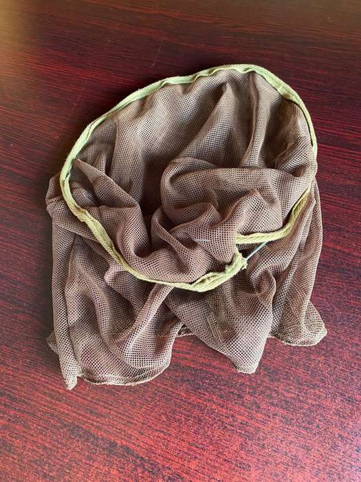SADF MILITARY ISSUE-RECCE UNCAMOUFLAGED NETTING FACE MASK WHICH ACTS AS A BUGNET,AND ALSO BREAKS TH