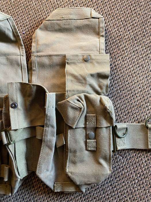 SADF BORDER WAR,PATTERN 73 WEBBING-KIDNEY POUCHES WITH BELT