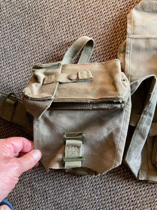SADF BORDER WAR,PATTERN 73 WEBBING-KIDNEY POUCHES WITH BELT