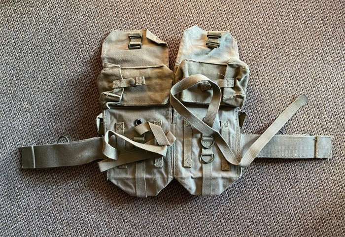 SADF BORDER WAR,PATTERN 73 WEBBING-KIDNEY POUCHES WITH BELT