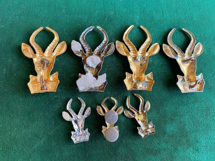 MIXED LOT OF INF CAPS AND COLLARS-SOLD TOGETHER-SOME WITH MISSING LUGS