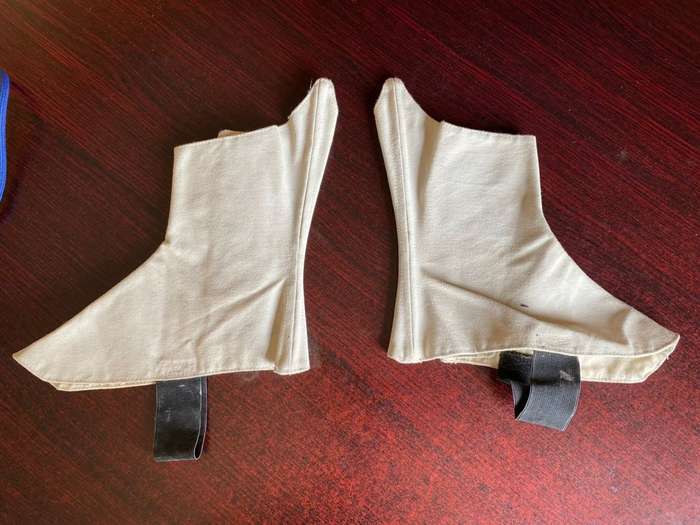 SCOTTISH SPATS-SOLD IN PAIRS BUT ONLY FOR DISPLAY PURPOSES-MIGHT NOT BE PERFECT PAIR